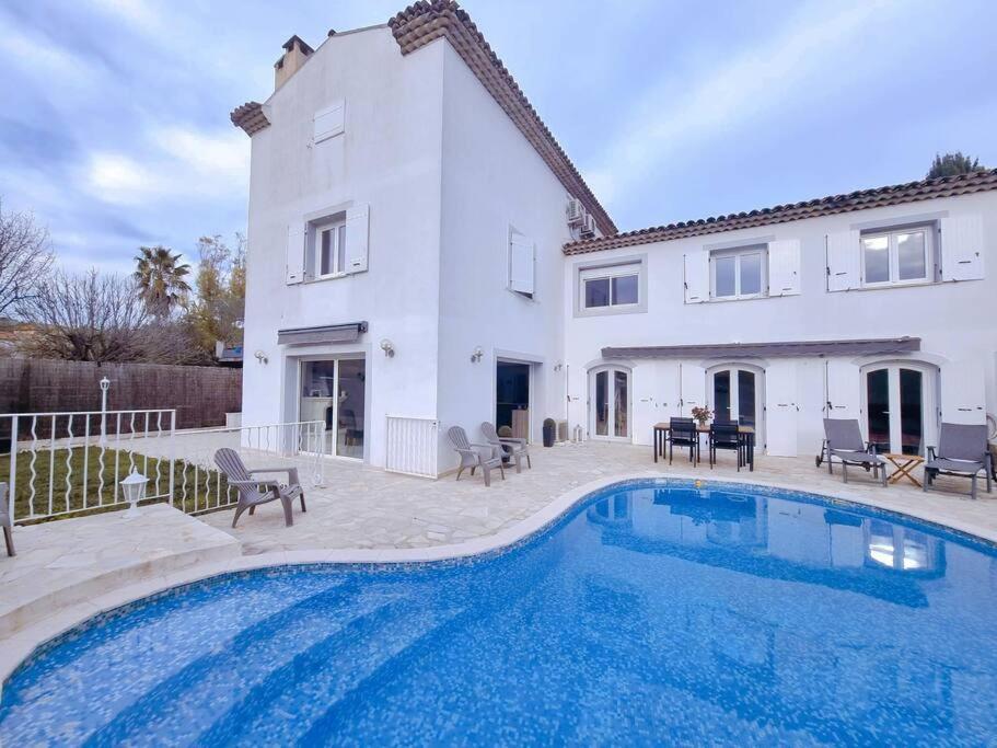 Appartement En Bas De Villa Avec Piscine Auribeau-sur-Siagne Exterior foto